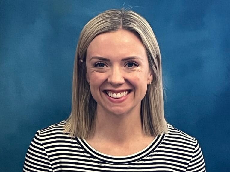 a photo of laura leis, who is the media manager at sisters elementary school