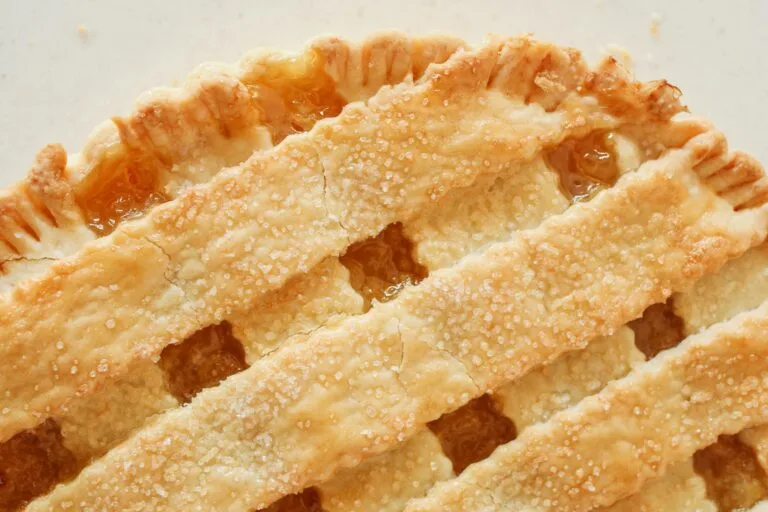 Photograph of a pie by Polina Tankilevitch.